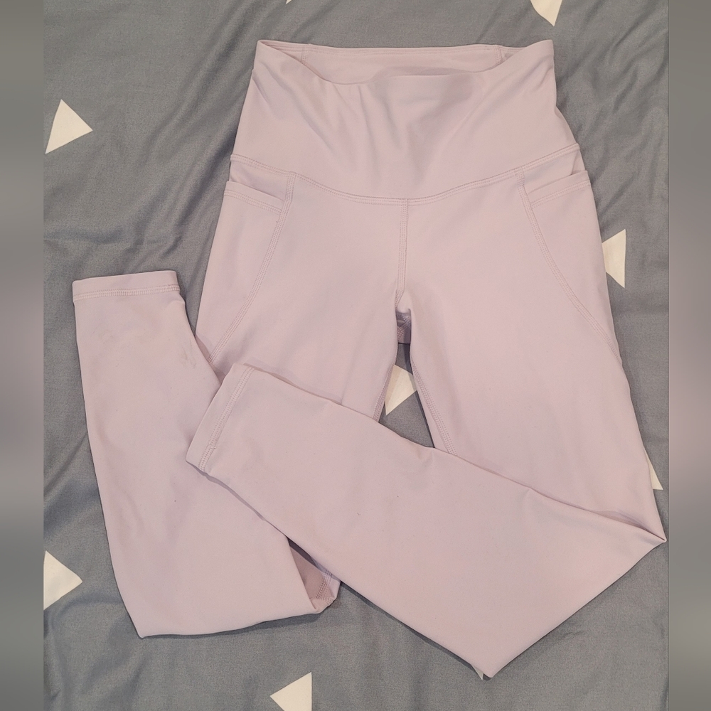 Light purple/pink leggings